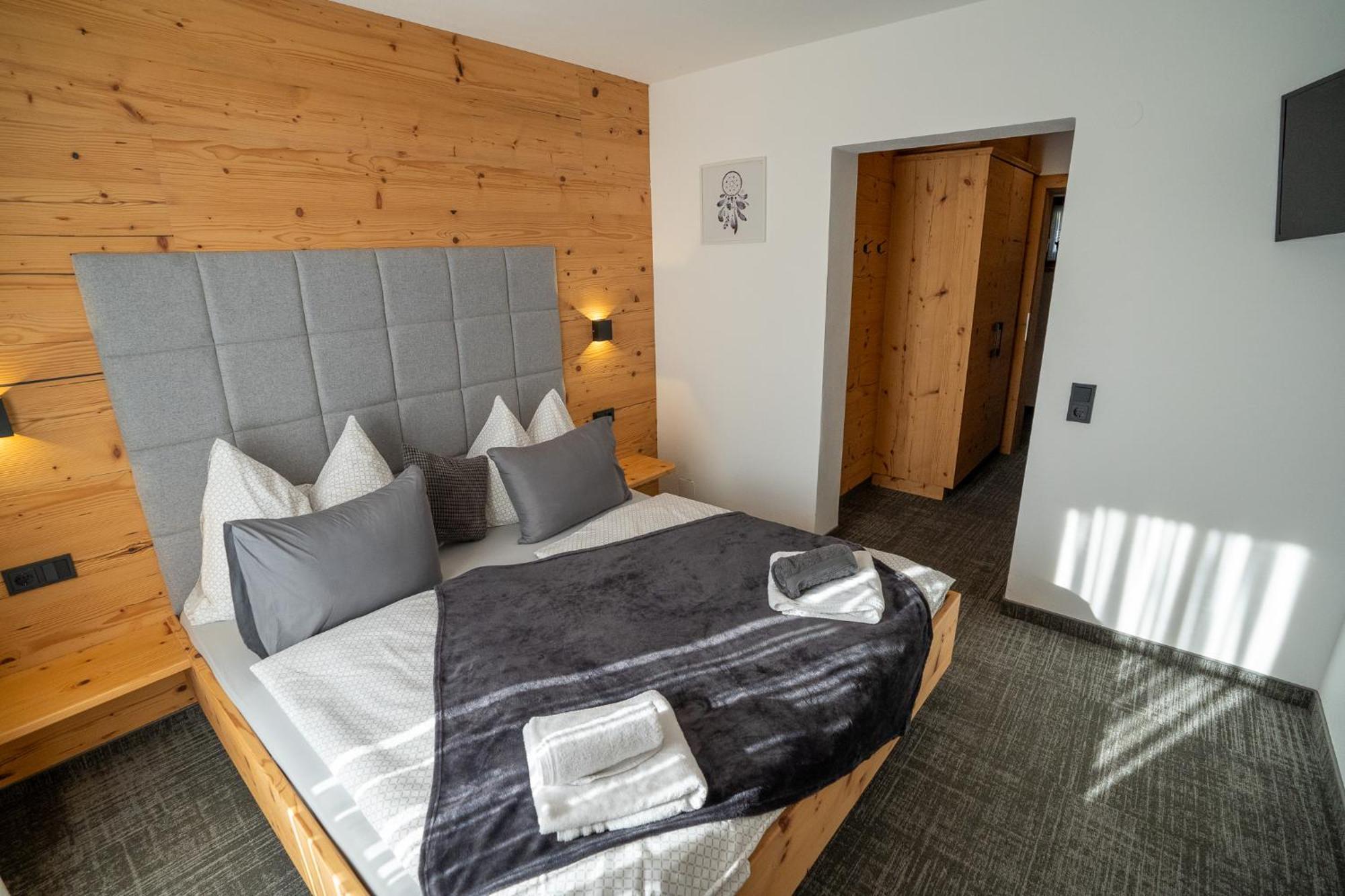 Haus Hoellwart Sankt Johann im Pongau Habitación foto