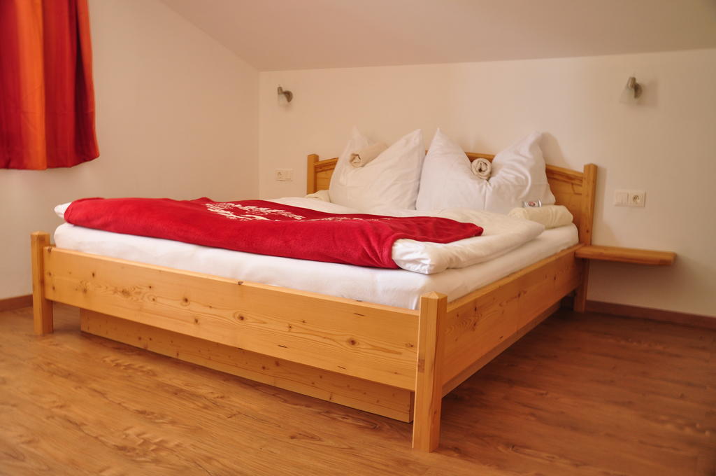 Haus Hoellwart Sankt Johann im Pongau Habitación foto